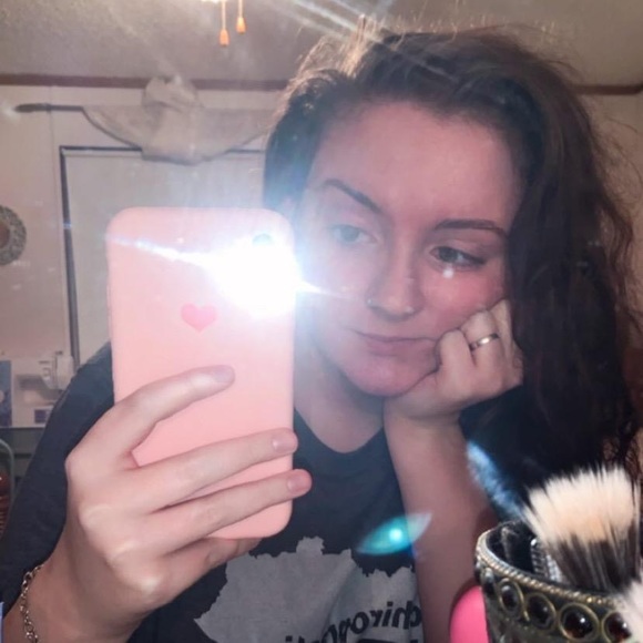 Meet your Posher, Kaeli - Picture 3 of 11